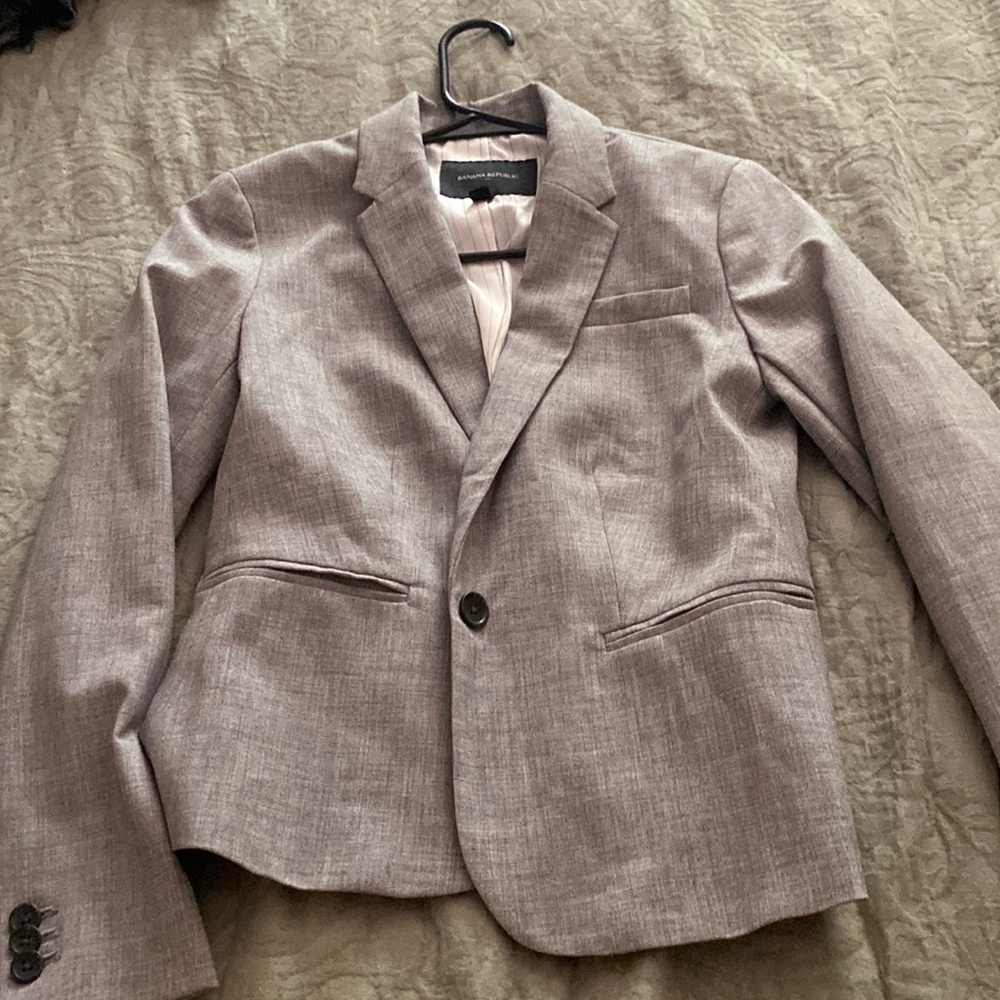 Size 00 banana republic business suit with skirt